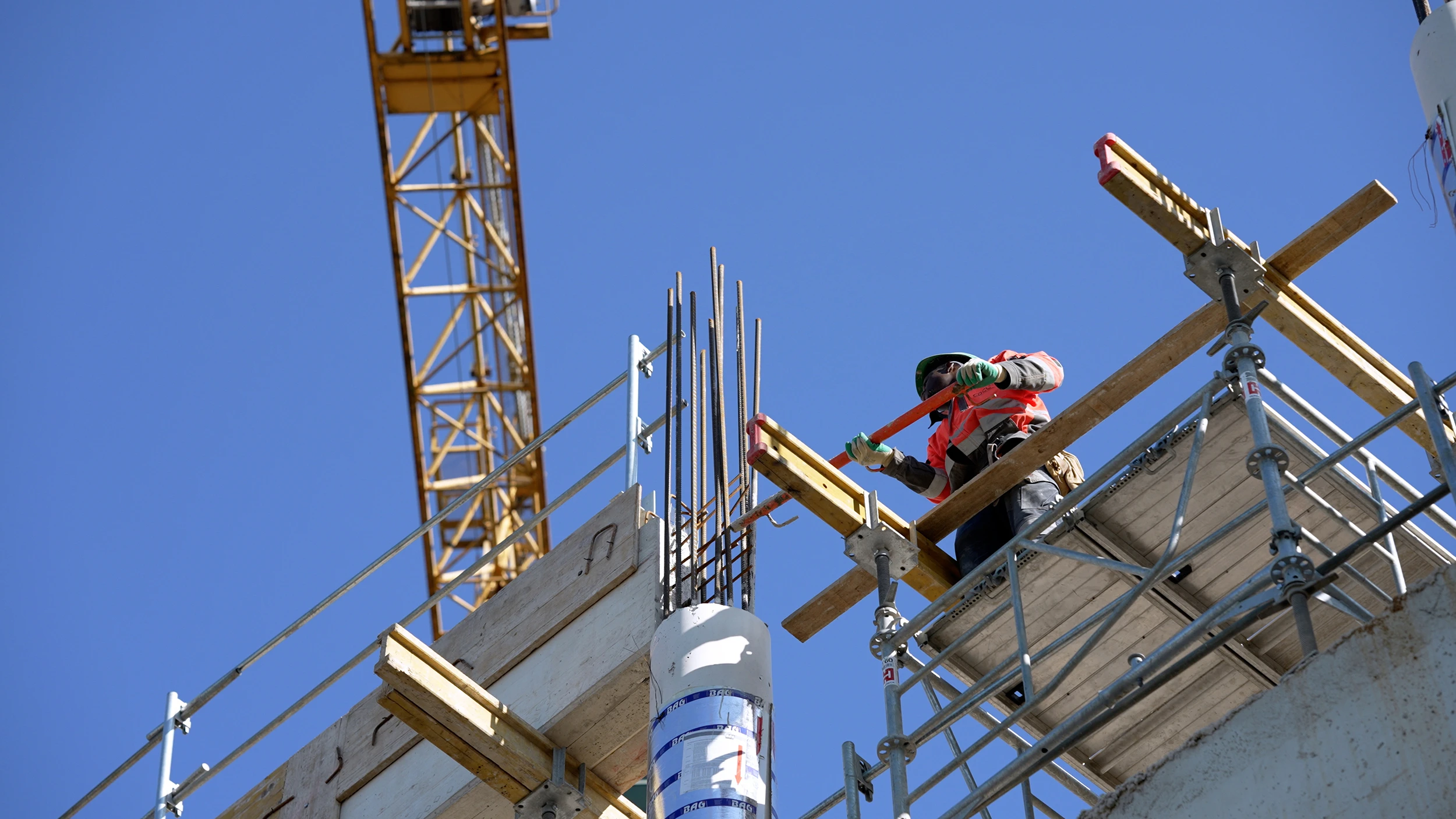 Refa construction image of a man thumb - REFA Real Estate